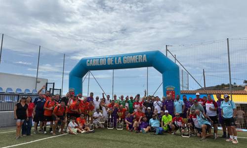 Imagen de El CF Tikimiki se proclama campeón del XXVIII Torneo Colombino de Fútbol Veterano