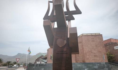 Imagen de El Cabildo culmina la instalación de una escultura conmemorativa dedicada a la Ruta Colombina